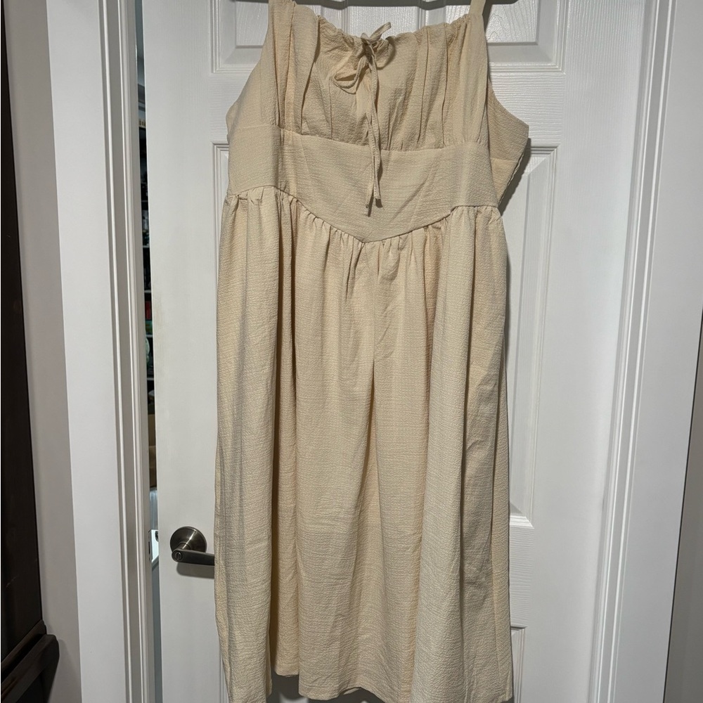 SHEIN Cream Textured Fabric